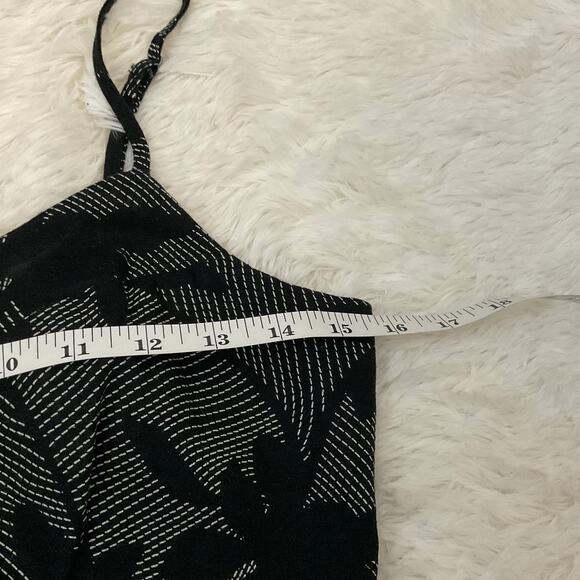 Universal Thread Dark Floral Linen/Rayon Smocked Back Crop Top - XS - NEW - Picture 9 of 10